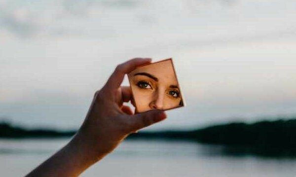eyes mirror reflection beeld | Patricia de Groot | Intuïtie kun je trainen